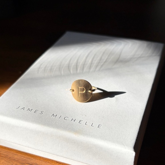 Gold initial ‘ P ‘ ring! - Picture 2 of 6